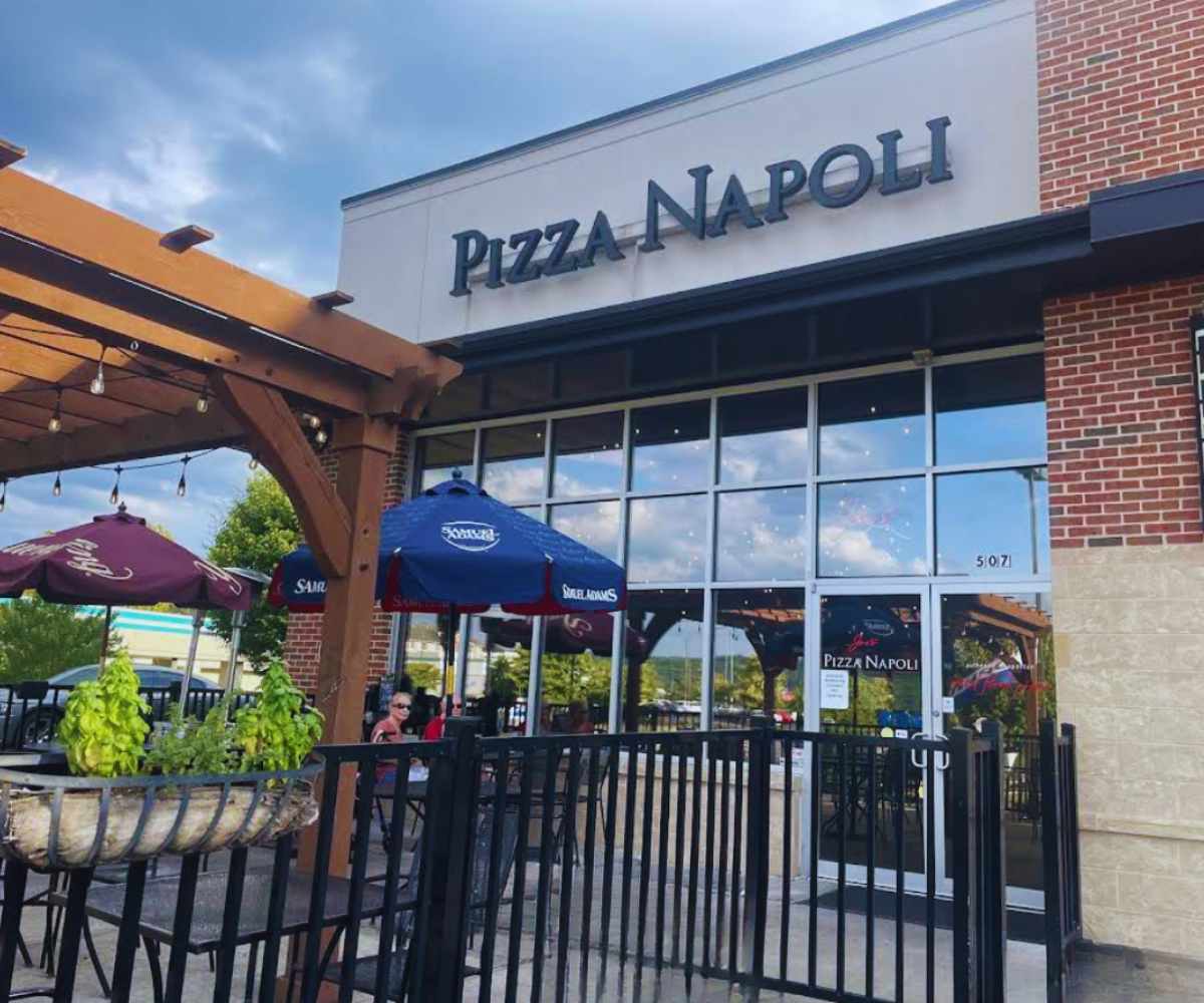 outside Joe's pizza Napoli in Milford ohio