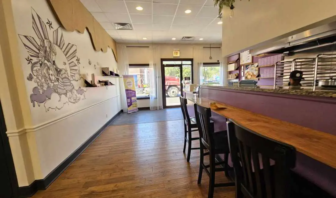 inside crumbs.nd.creams in Chicago illinois