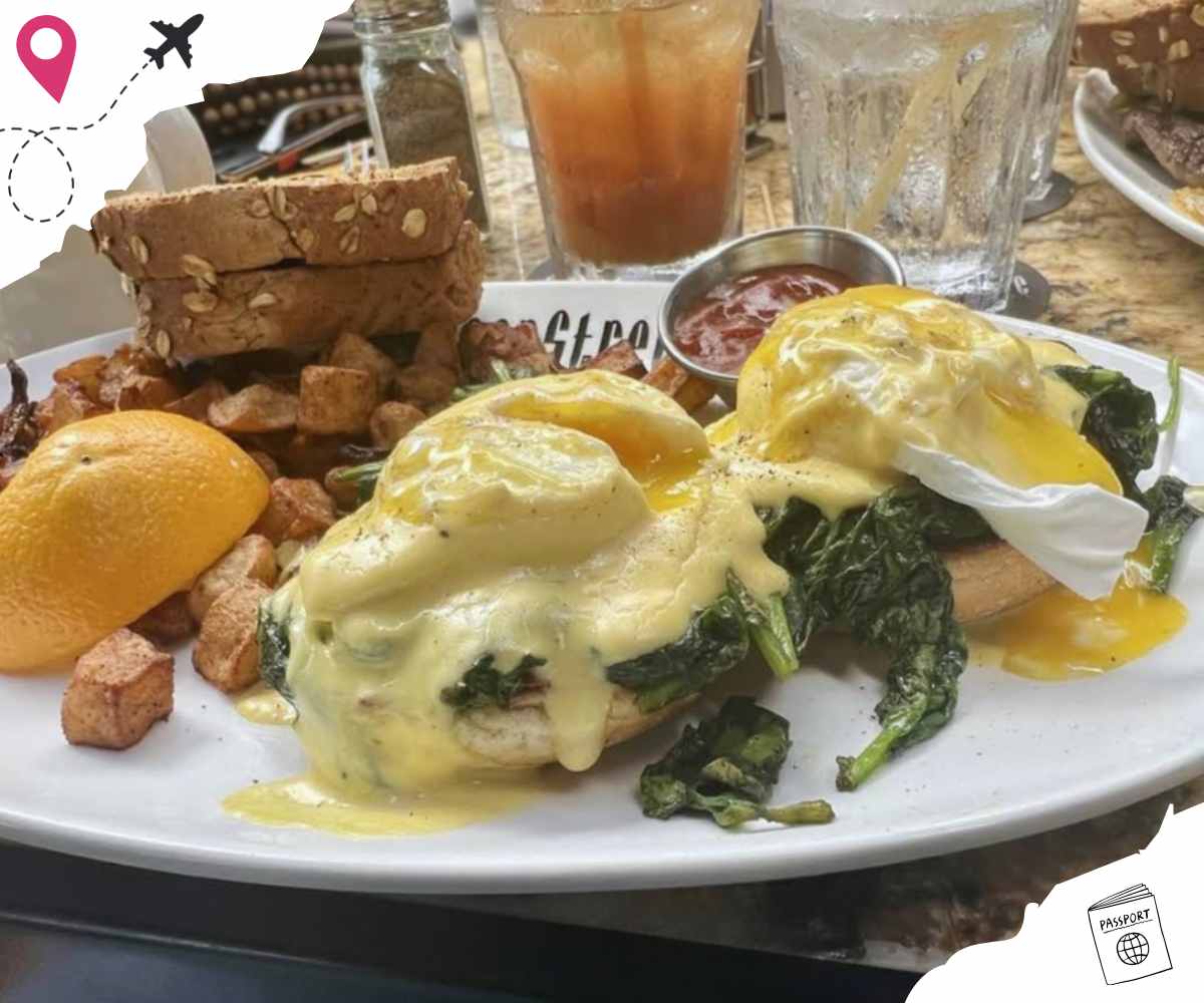 eggs Benedict at greenstreet cafe in Miami florida