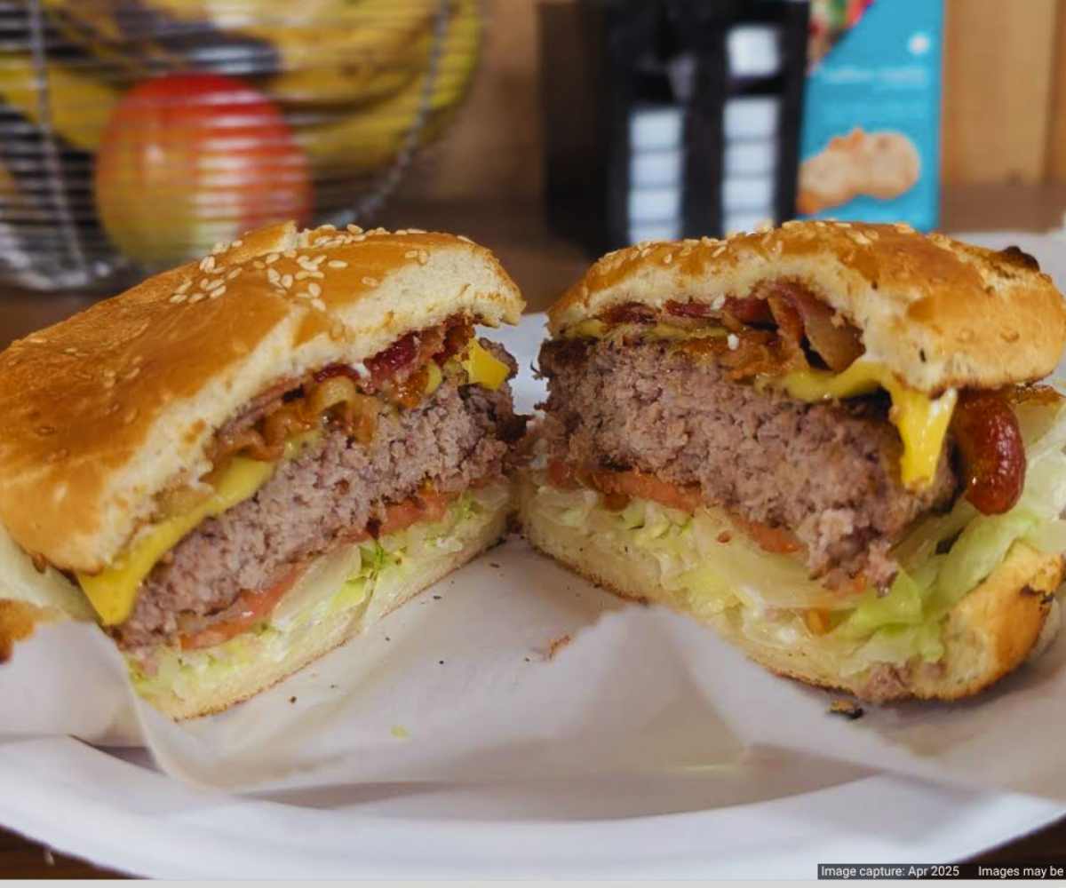 cheeseburger at sunshine general store in brookeville maryland