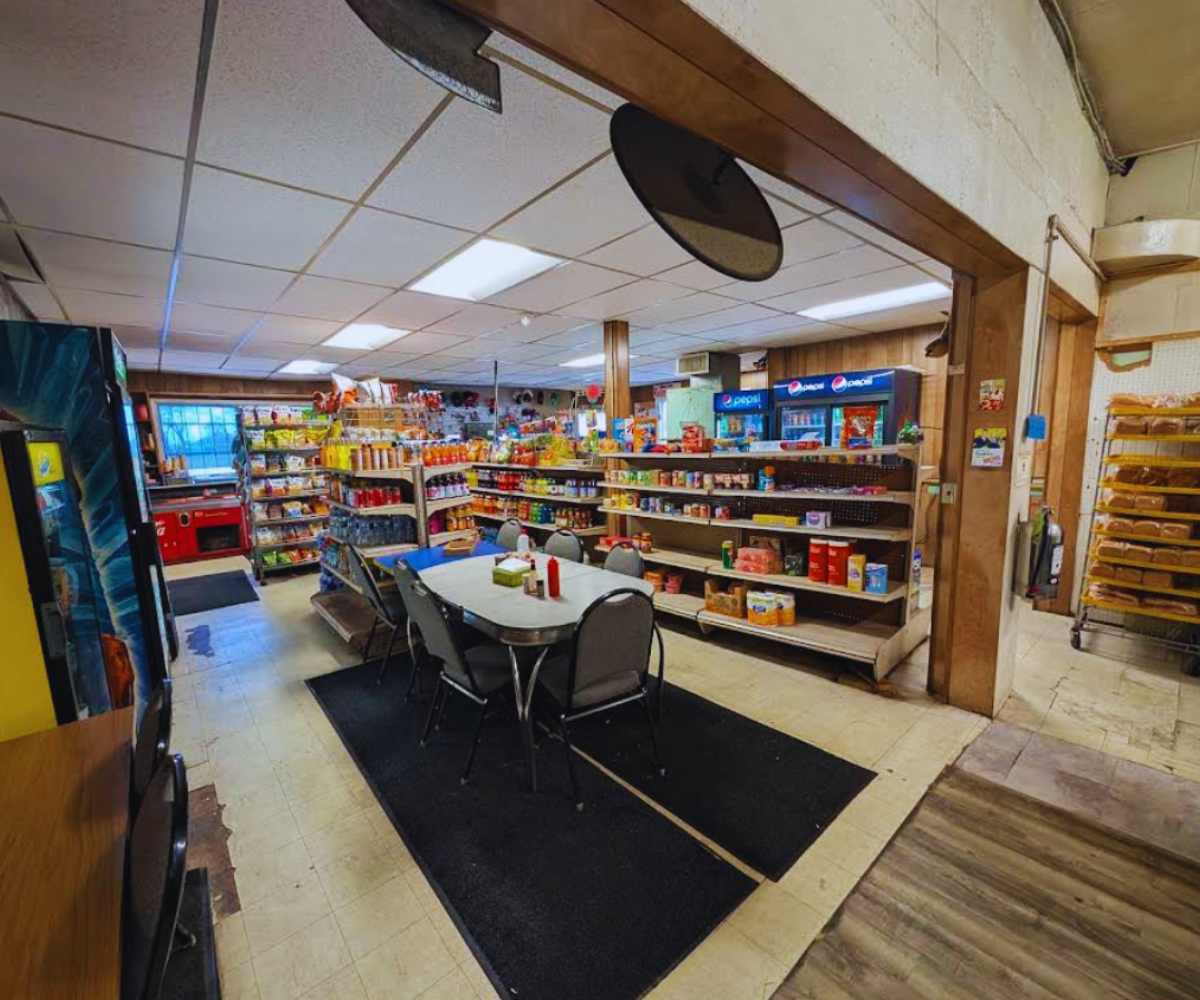 inside sunshine general store in brookeville maryland