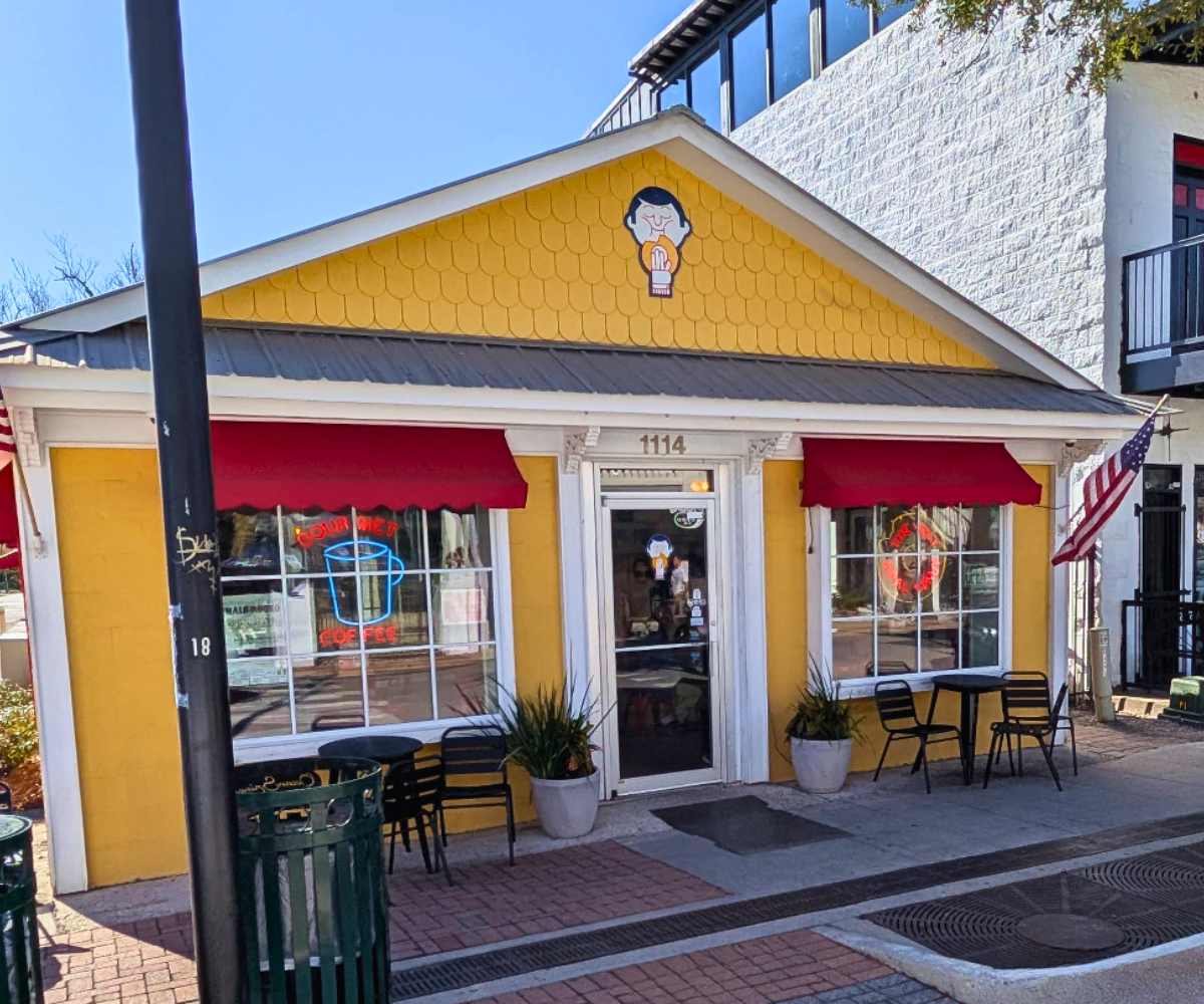 Outside the Tatonut shop in Ocean springs mississippi