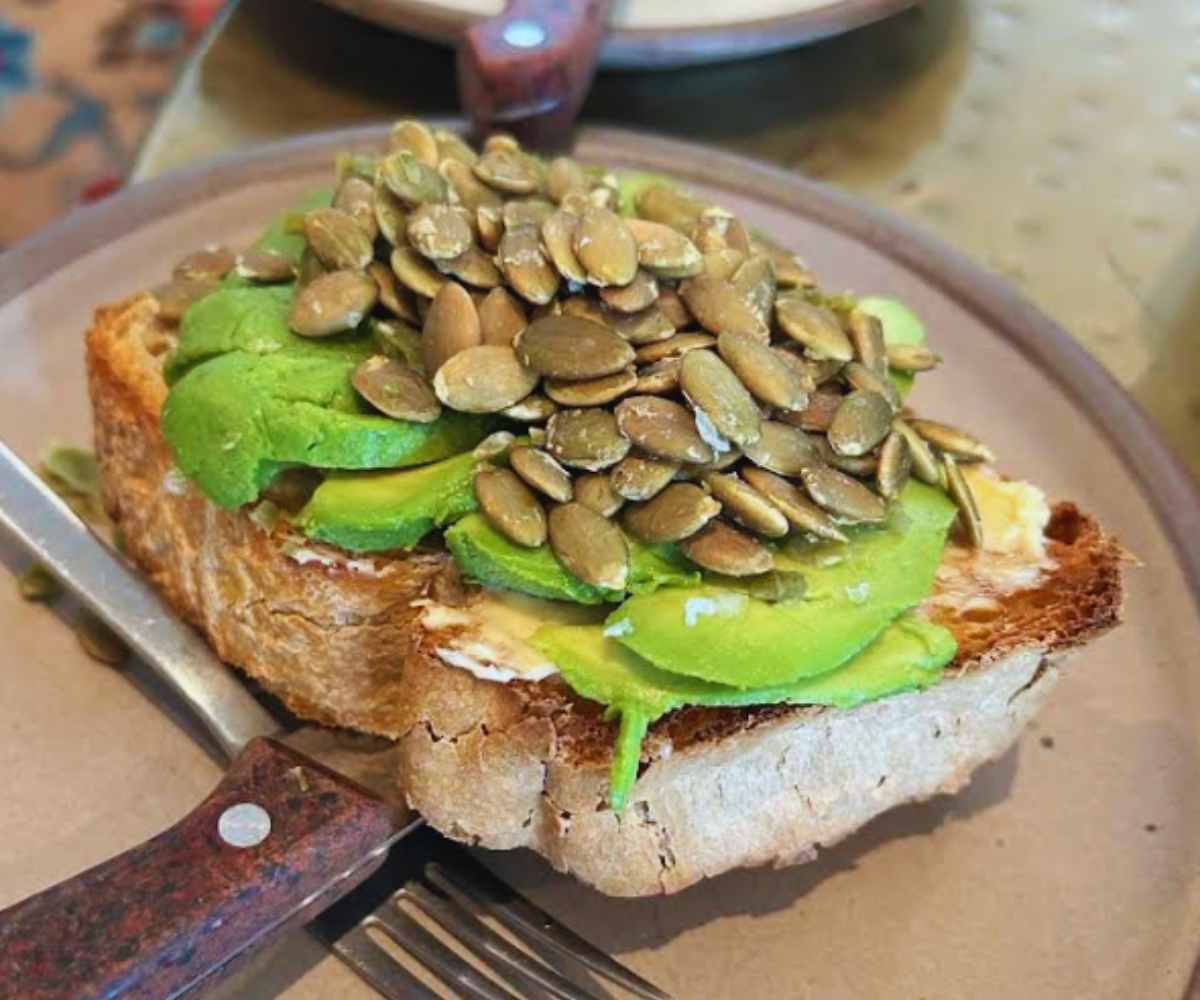 avocado toast at hustle & dough in memphis tennessee