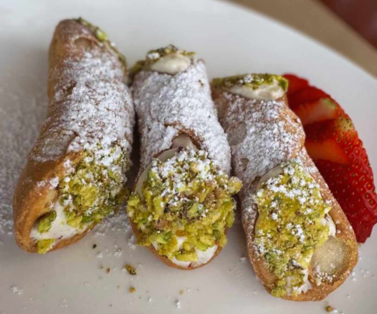 cannoli at pazzo's market & deli in San antonio