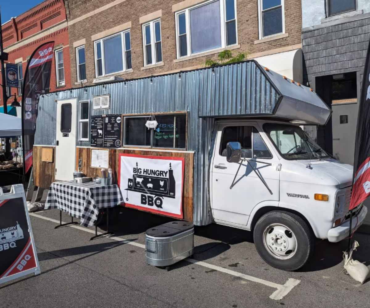 the big hungry bbq food truck parked in fort Wayne Indiana