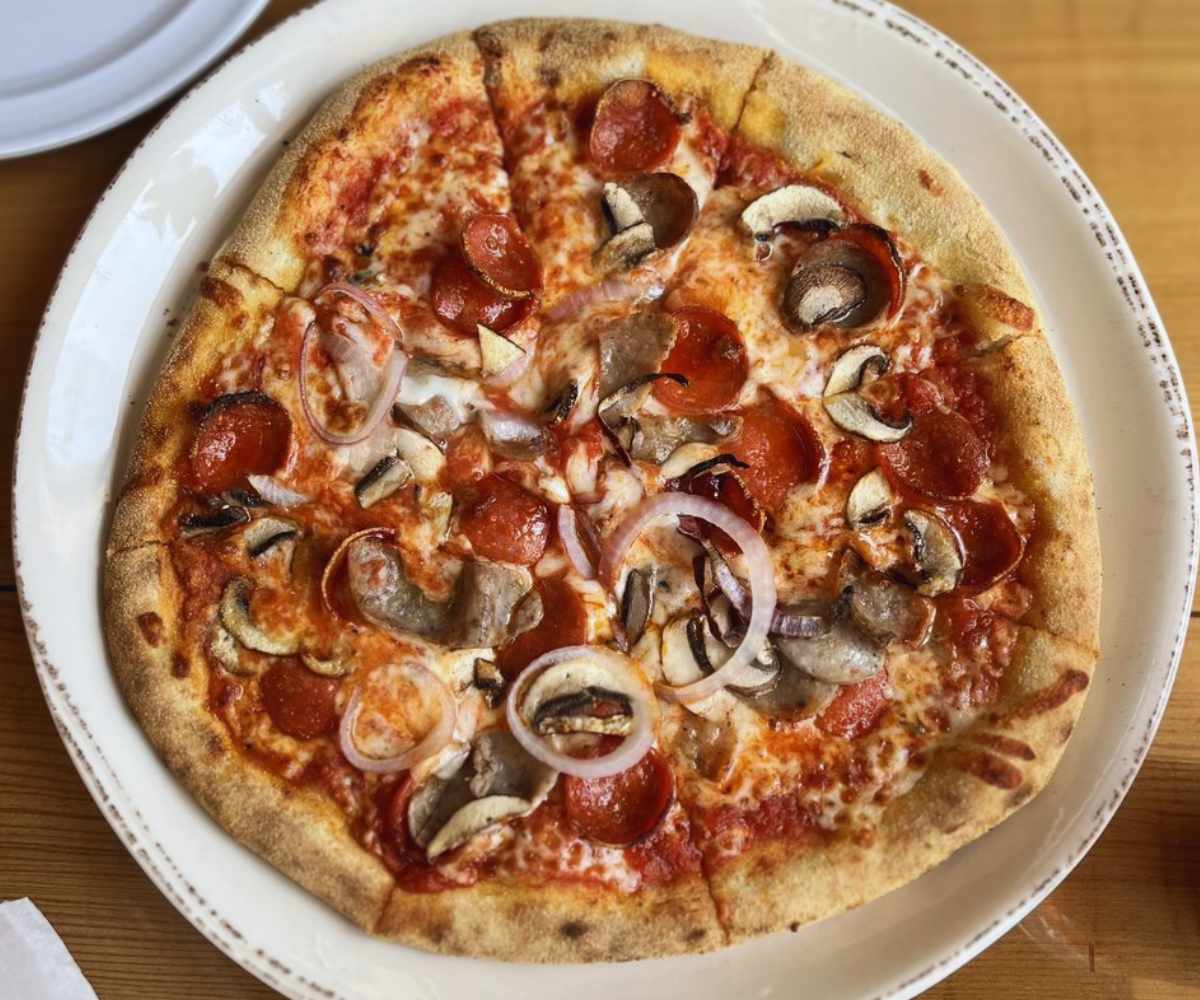 pizza at bagigio's pizza in tallahassee, FL