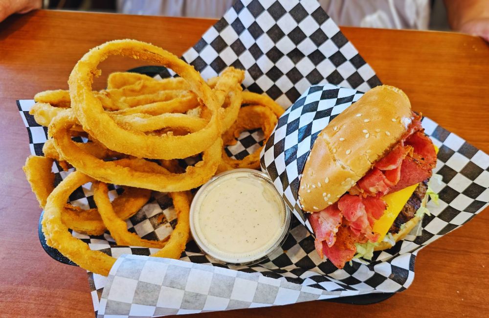 Photos for Super Chili Burgers
