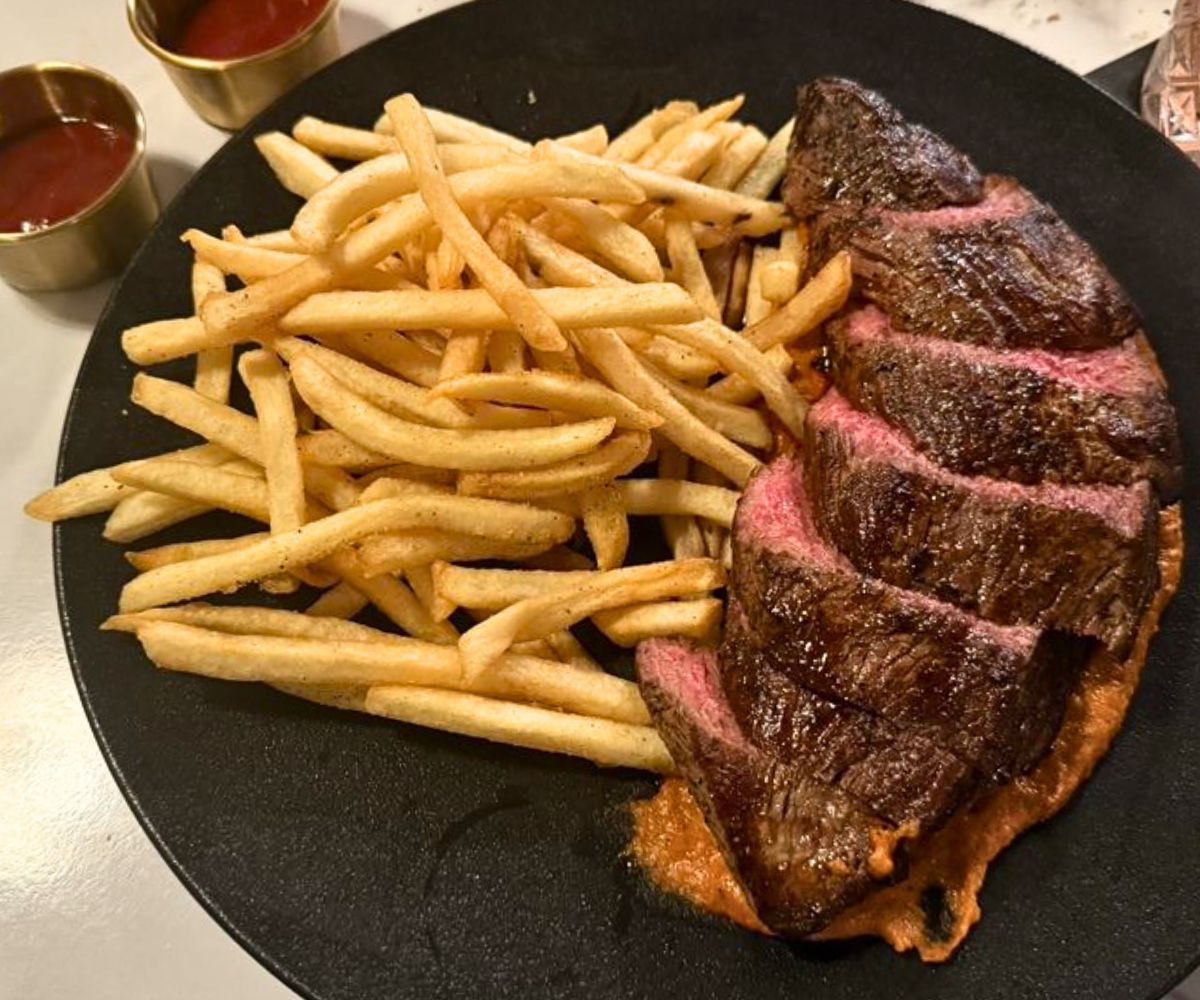 Steak Frites at Tavern on Main in Springfield, OR