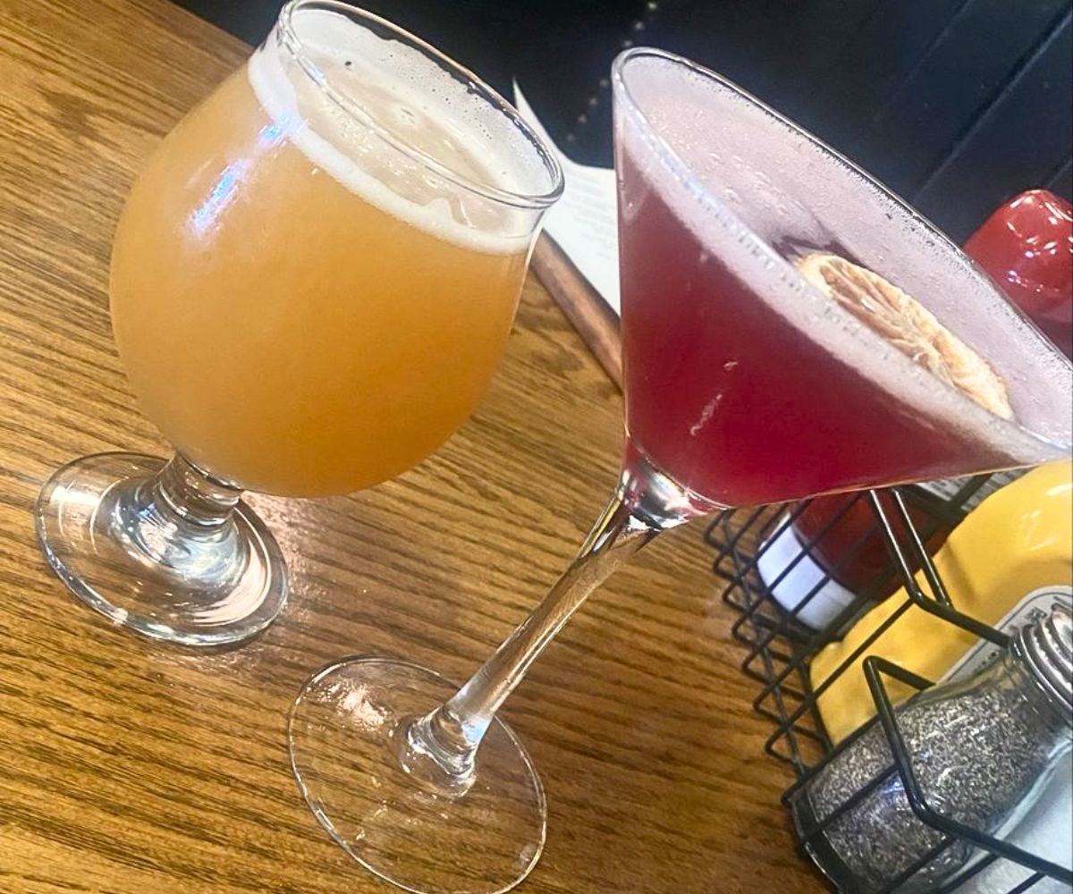 cocktails at Max Burger in West Hartford, CT