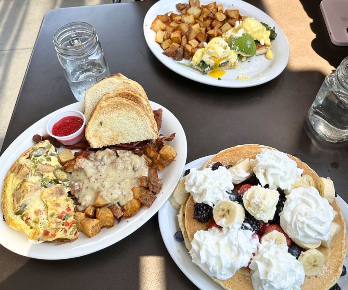 breakfast at Herm's Inn in Logan, Utah
