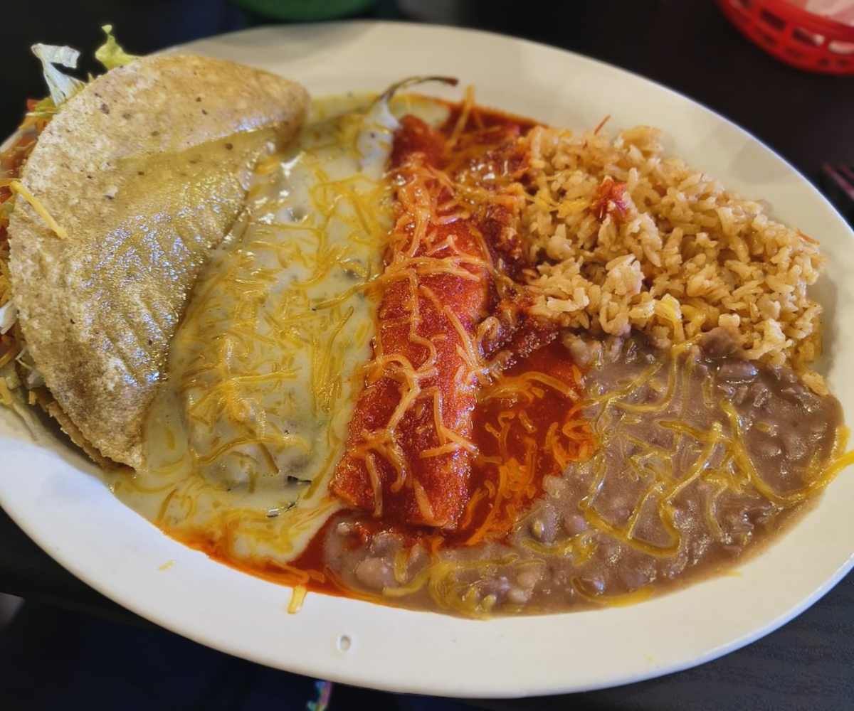 enchilada plate at calle chile in Mesa AZ