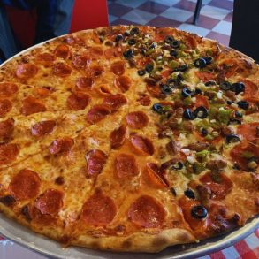 Giovanni's Pizzeria Featured Image