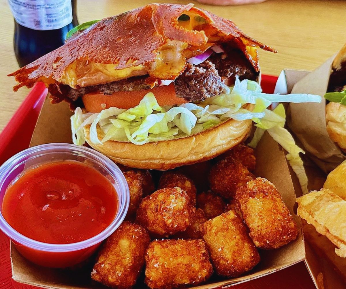 Sideburns Burger Don Chendo