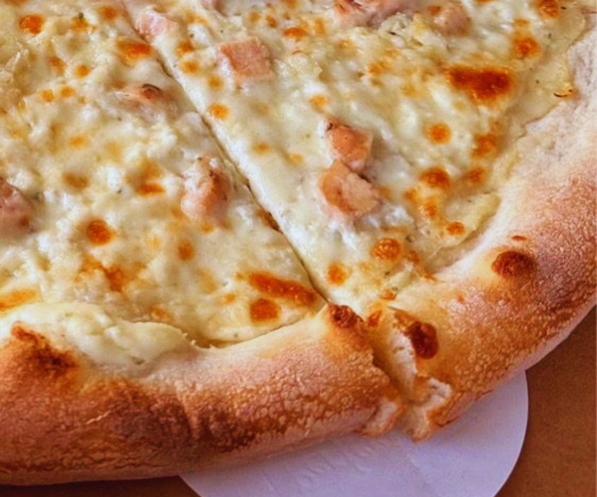 O.G. Pizza NY White Pizza with Chicken