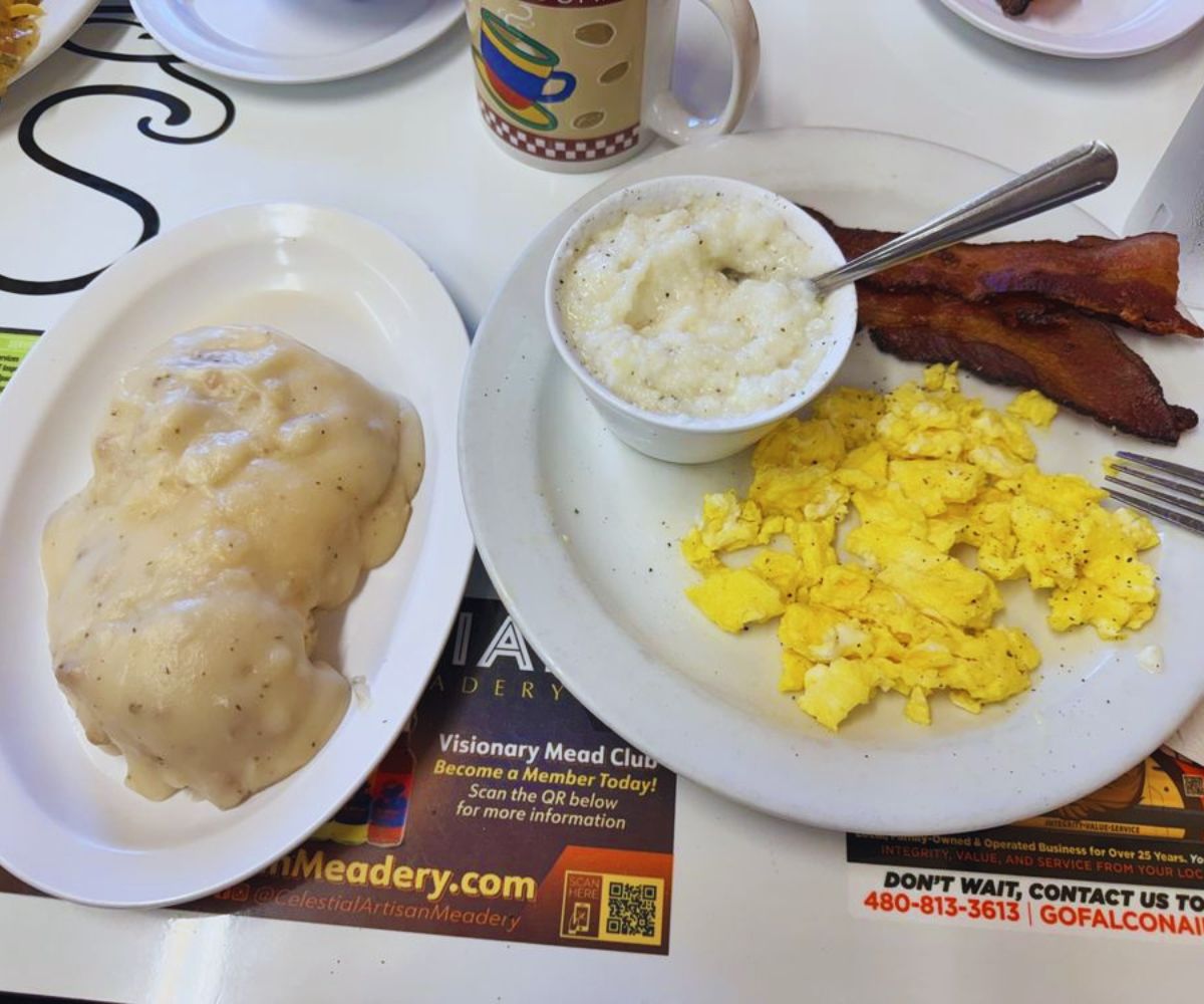Sandy's Restaurant Gravy Biscuit, Eggs, Bacon & Grits