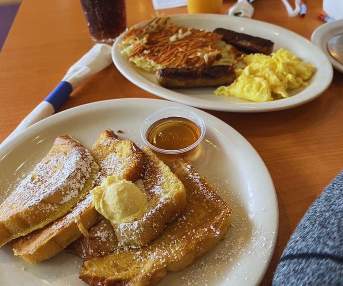 Leo's Country Kitchen French Toast with Scrambled Eggs, Hash Browns and Sausage Links