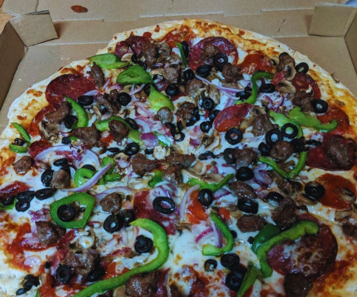 Nizario's Pizza And Grill Super Supremo