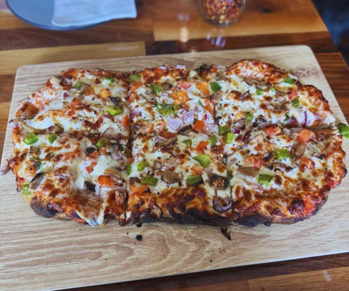 The Crafty Beaver Bar Veggie Pizza