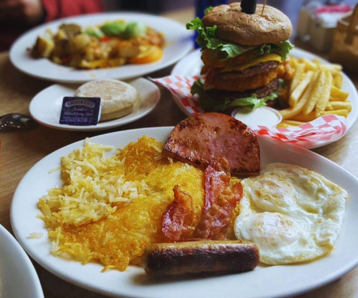 Leo's Country Kitchen Big Breakfast