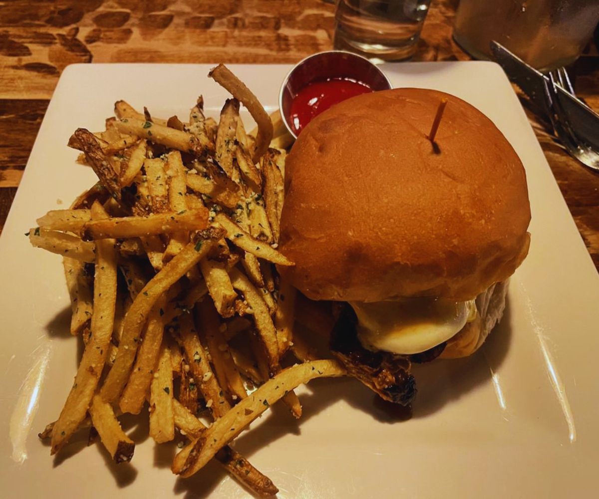 Arch City Tavern Amish Chicken Sandwich