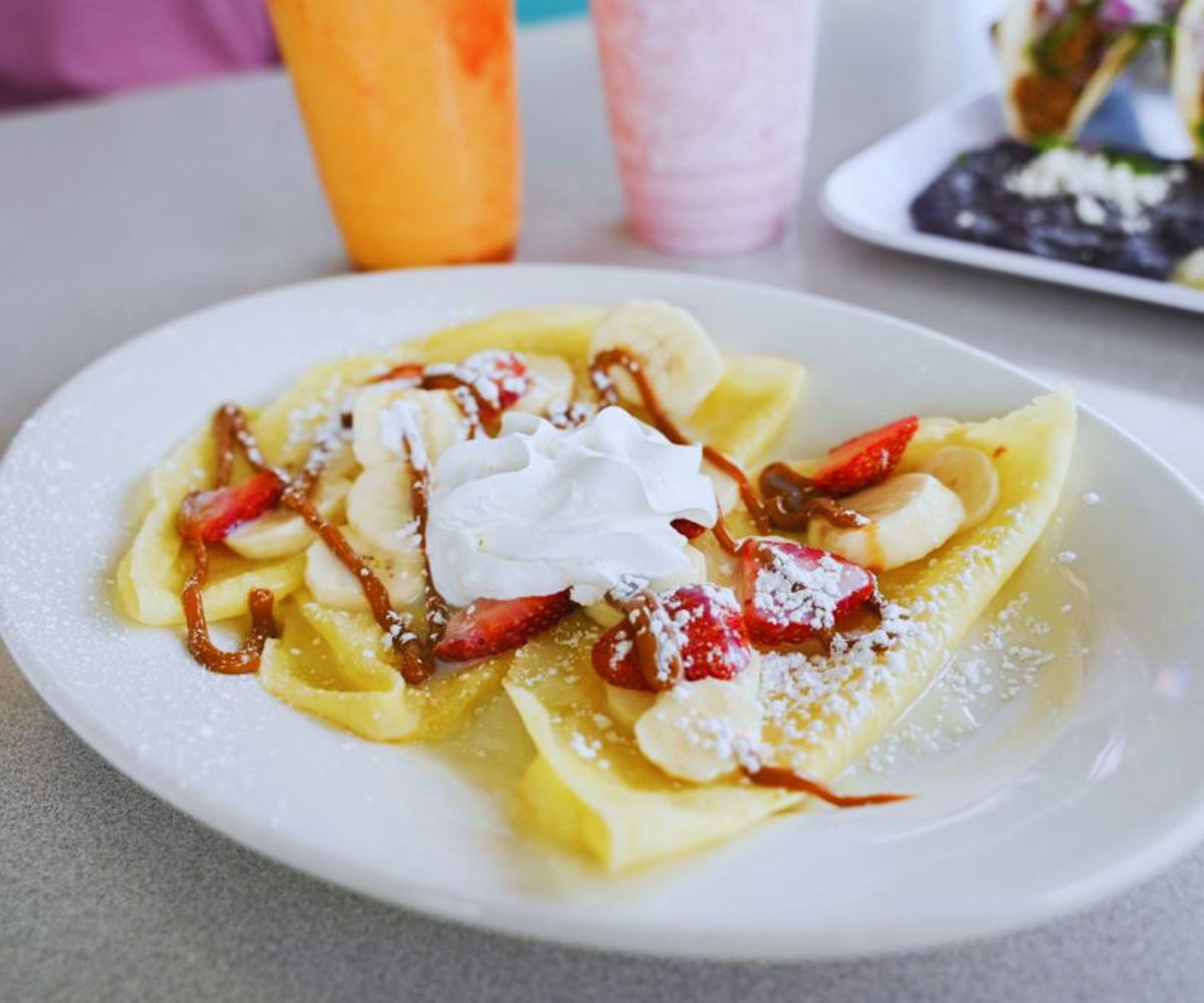 Cafe con Leche Dulce De Leche Crepe