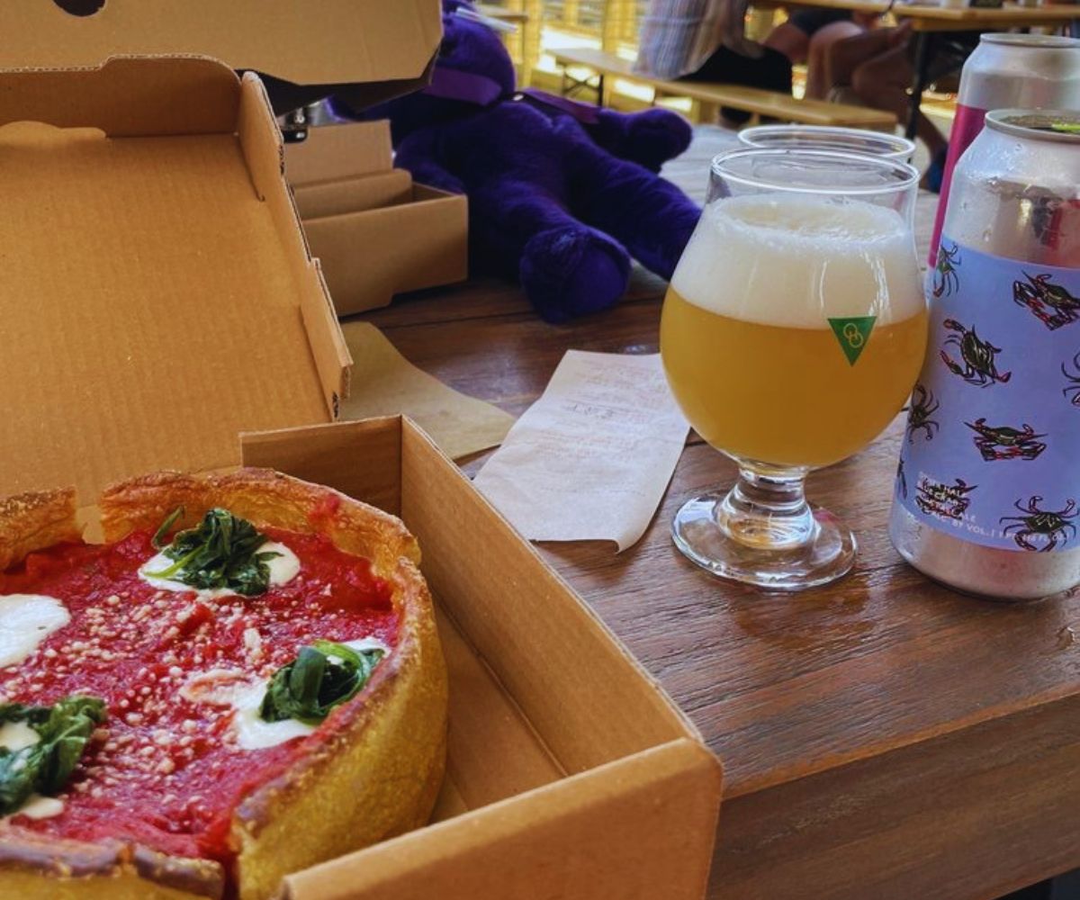 Della Barba Pizza Atmosphere & Chicago Mini & Beer