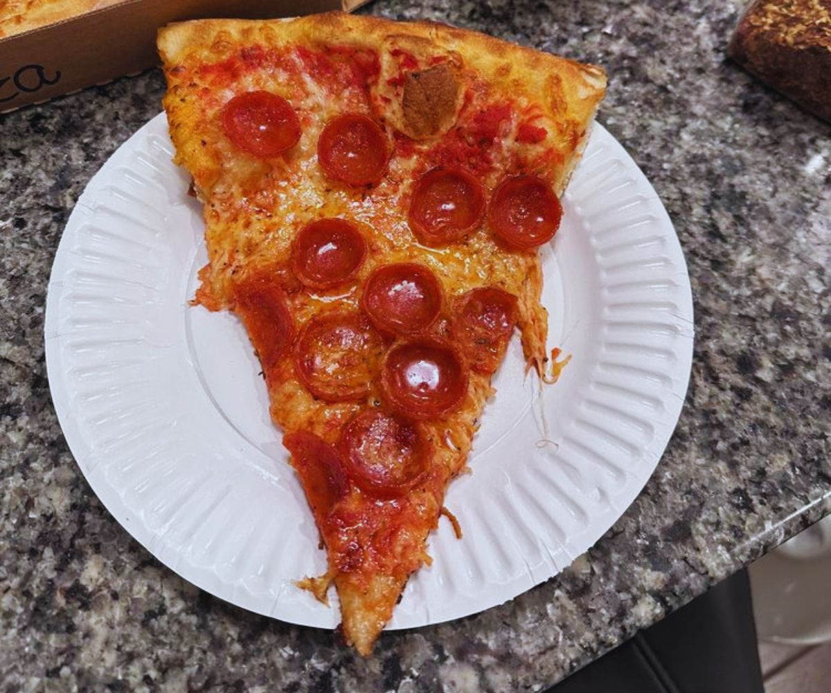 O.G. Pizza Pepperoni Slice