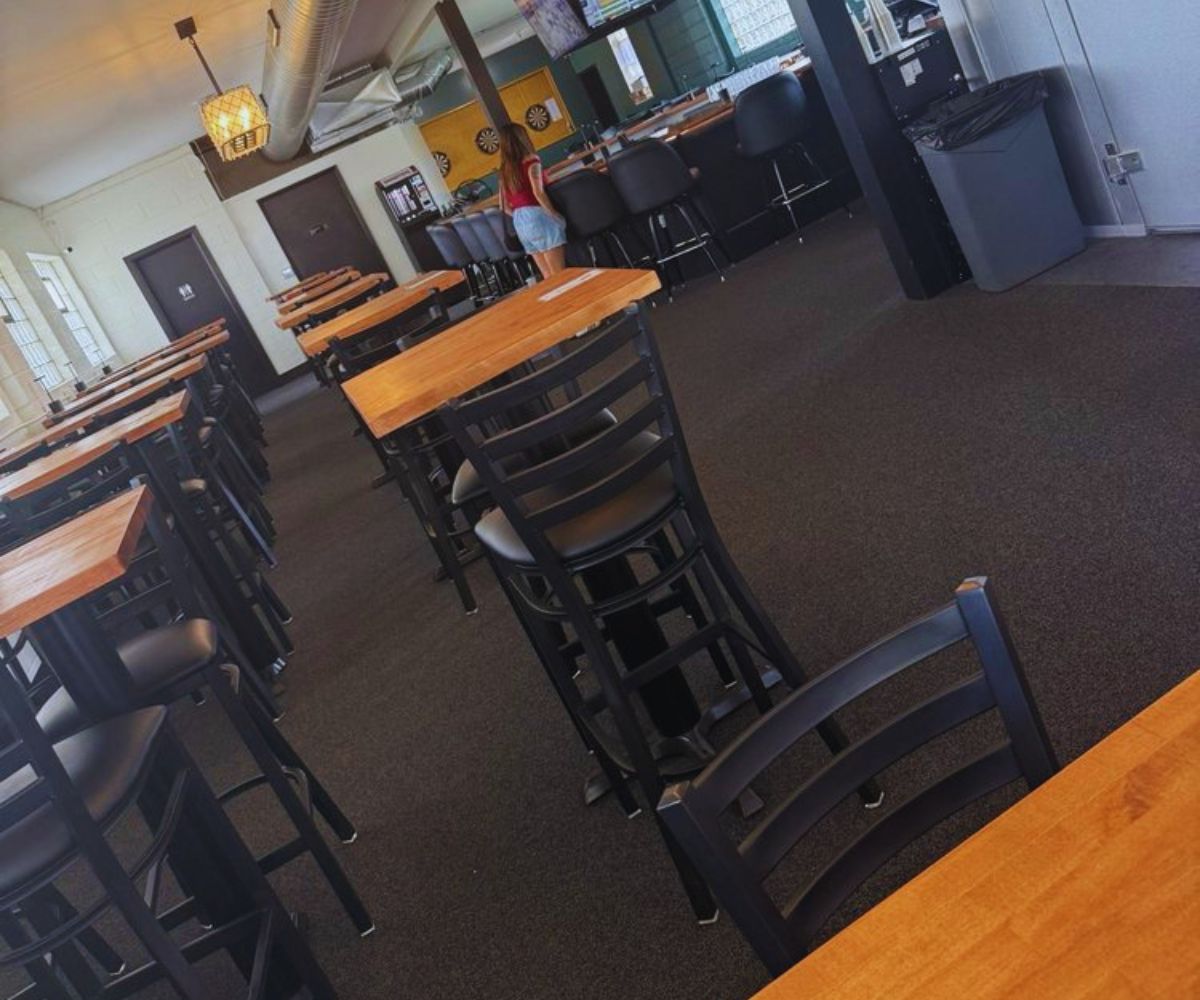 Riley's Bar + Burger Dining Area