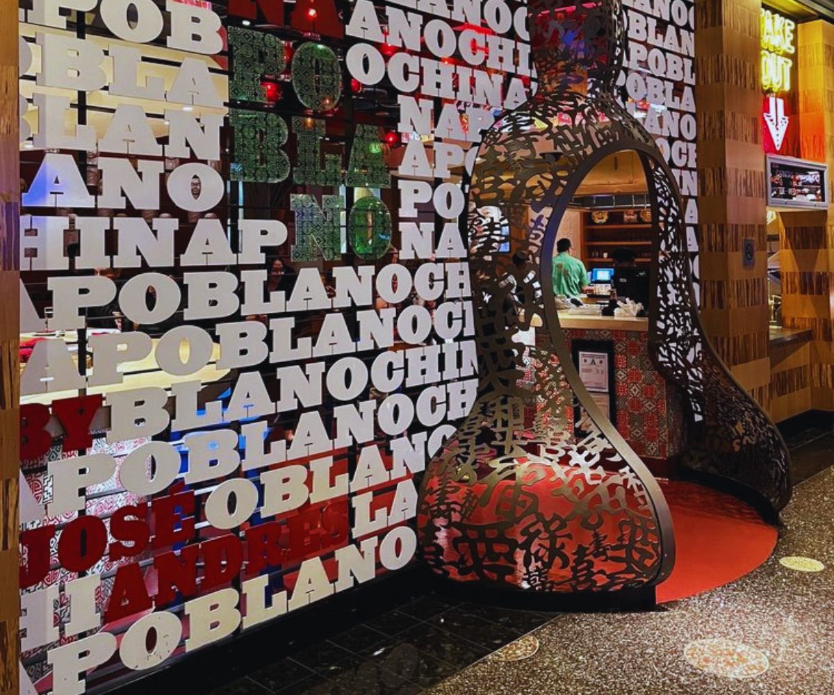 é by José Andrés Store Entrance