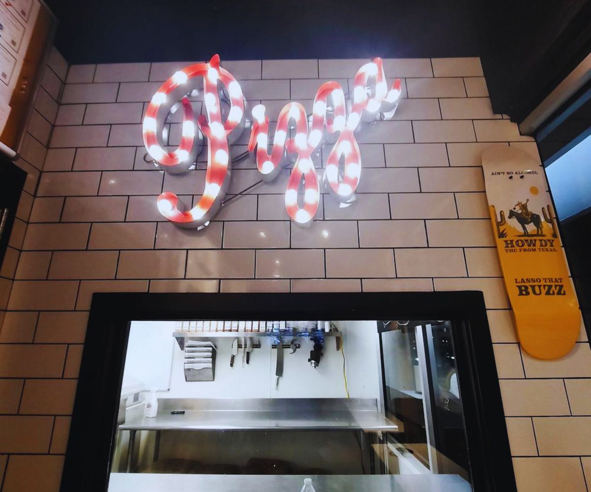 Talespin Pizza Atmosphere