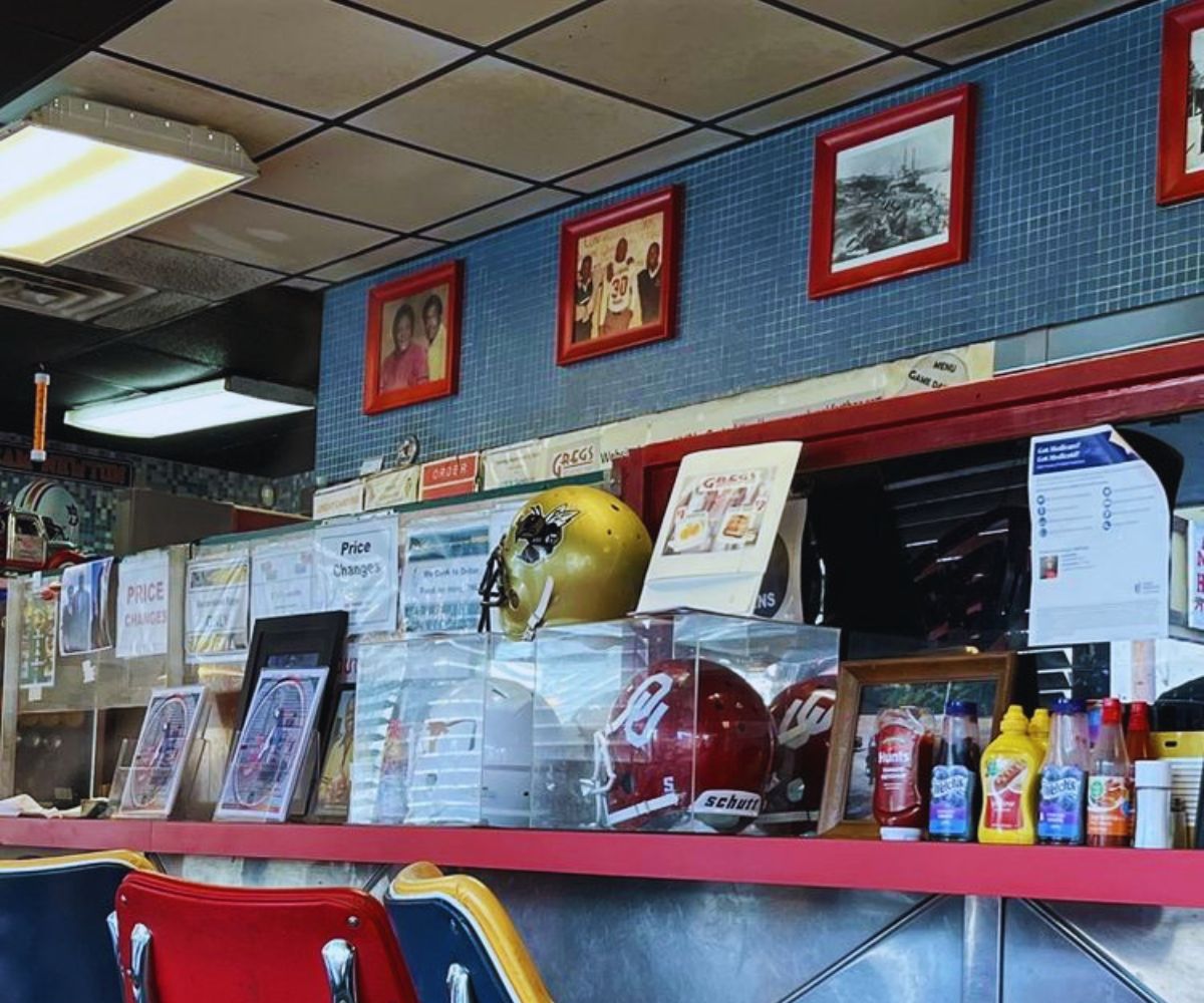 Greg's Breakfast Bar Interior Atmosphere