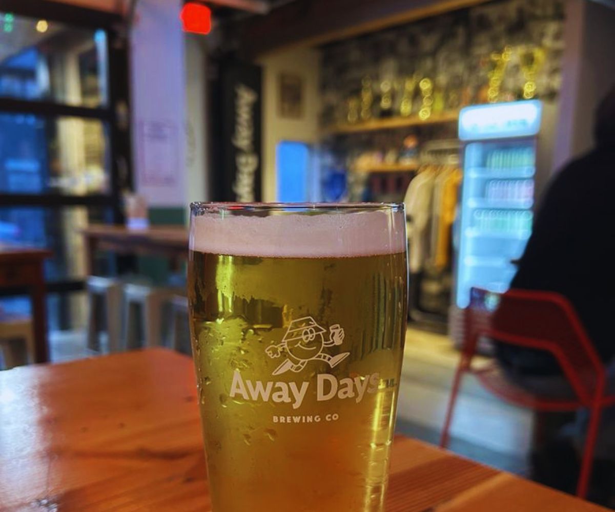 Champs Burgers Dining Room Atmosphere & Beer