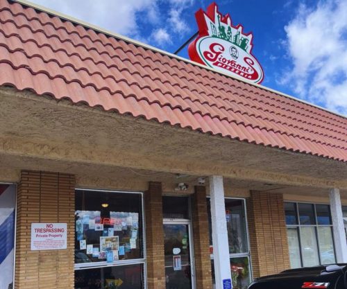 Giovanni's Pizzeria Store Front