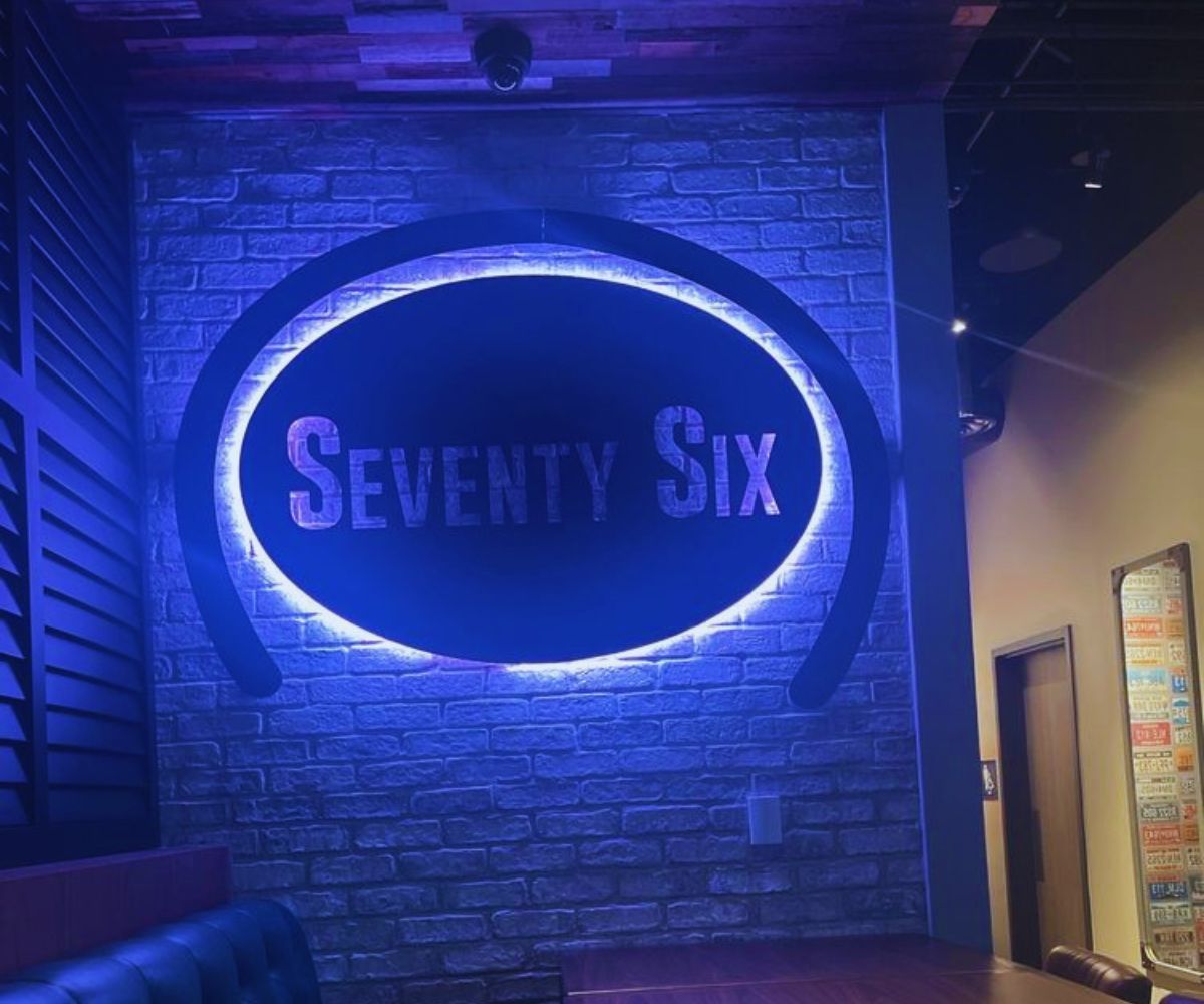 Atmosphere inside Seventy Six