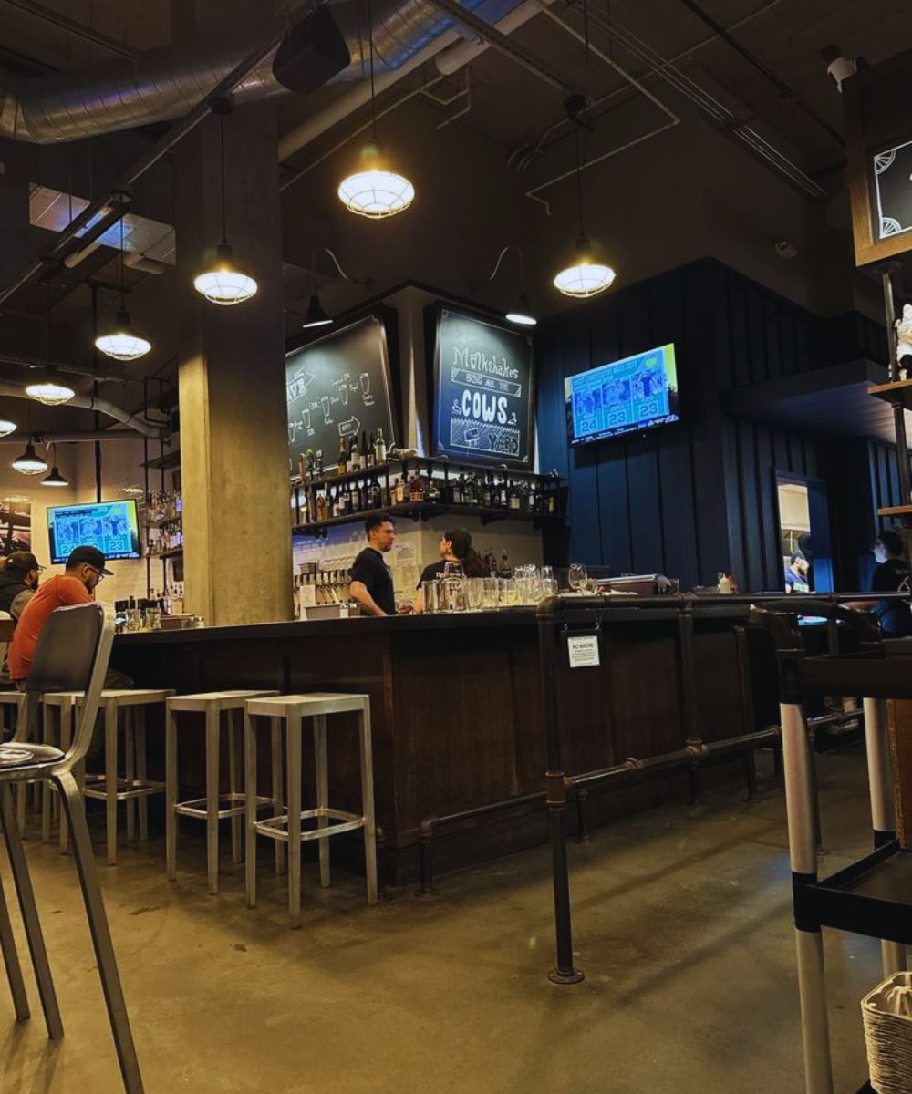 Photos for Tipsy Cow Burger Bar - Redmond