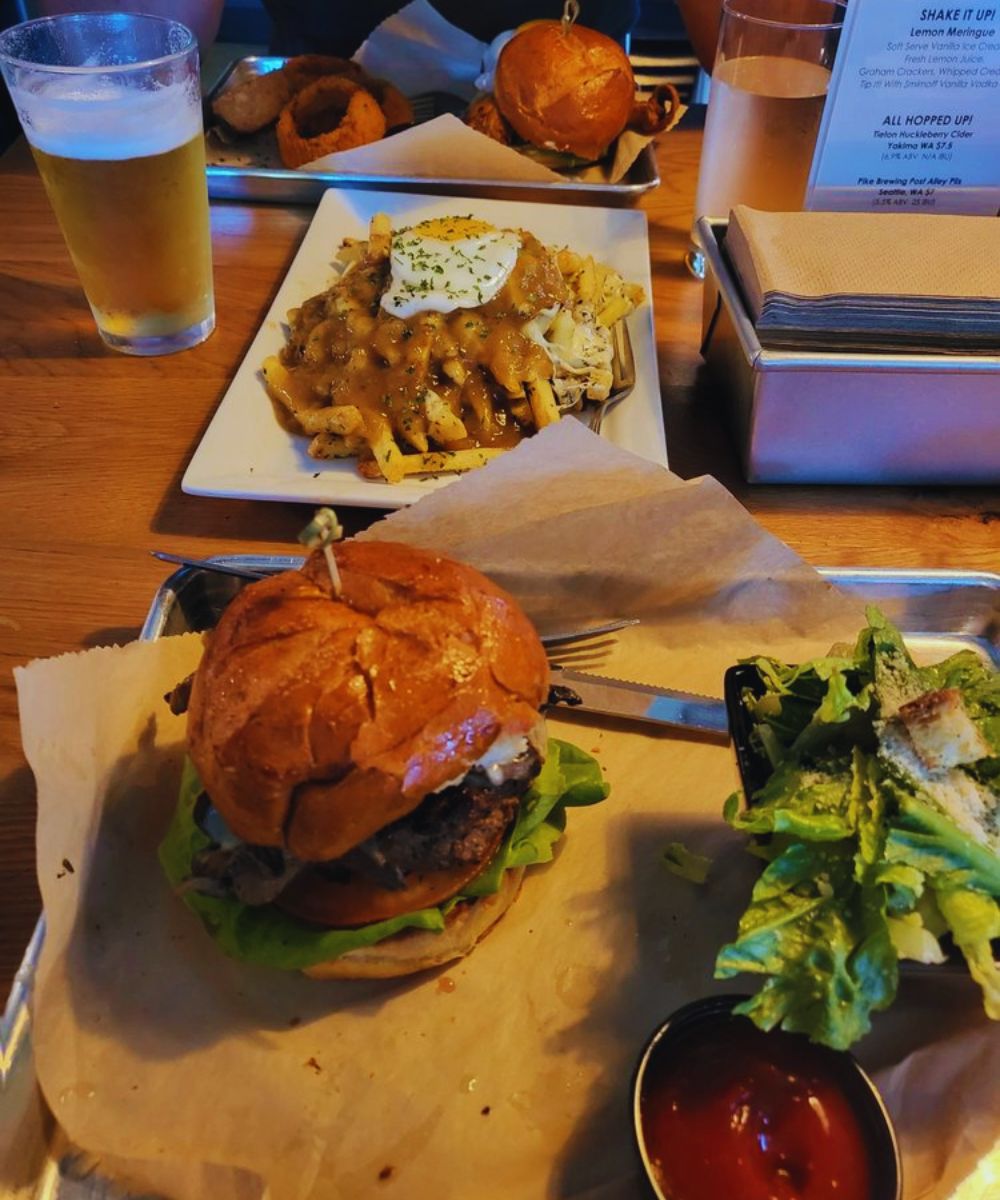 Photos for Tipsy Cow Burger Bar - Redmond