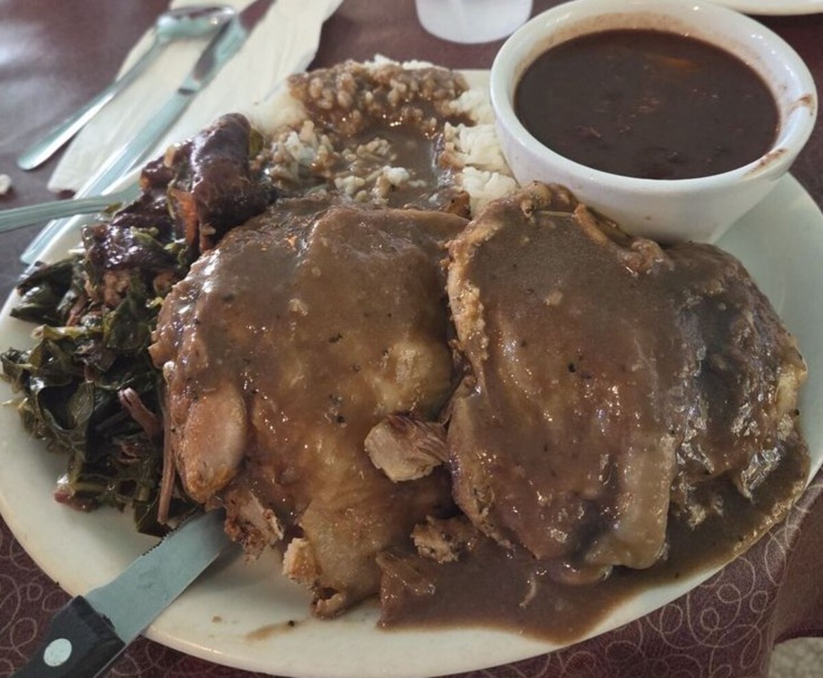 Food at Lois the Pie Queen located in Oakland CA