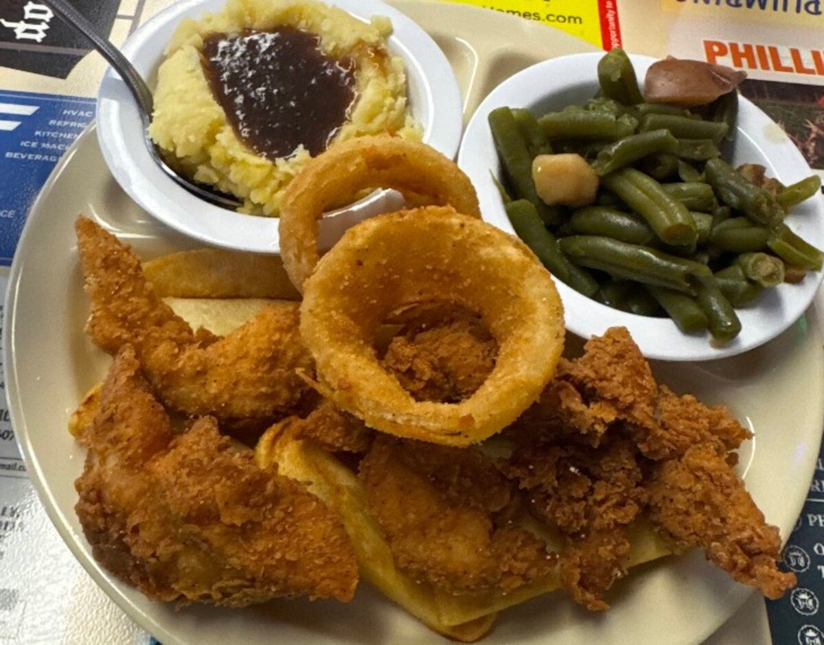 Food at Dew Drop Inn located in Mobile, AL