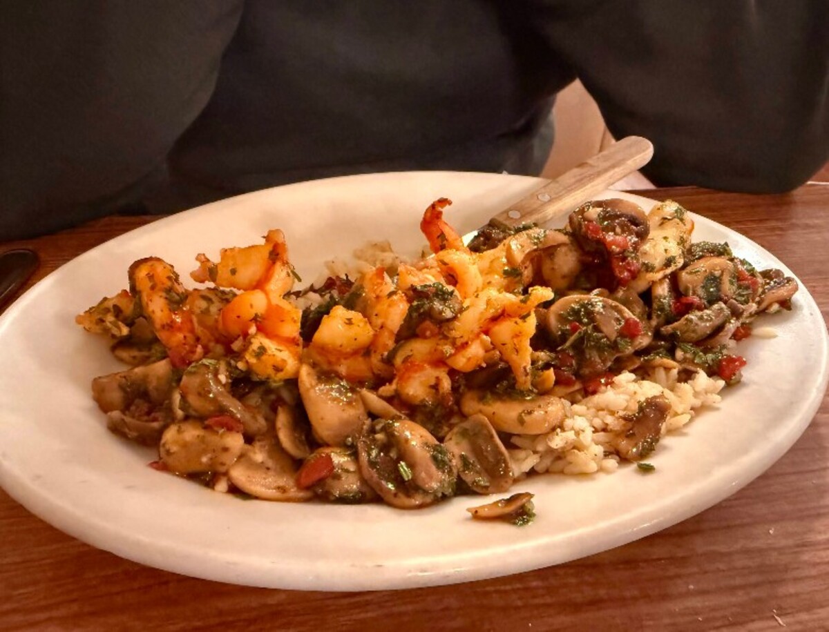 Food at Wool Growers Restaurant located in Bakersfield, CA.