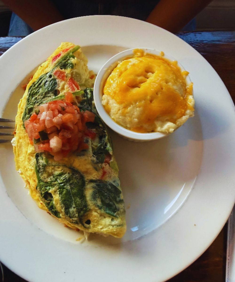 Photos for The Bee & the Biscuit