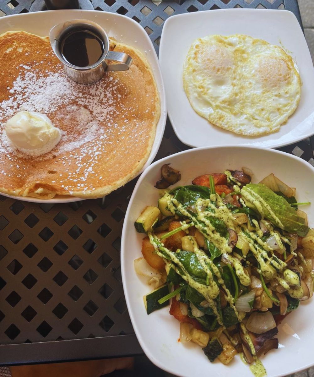 Photos for Easy Like Sunday