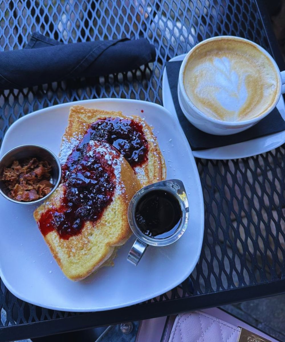 Photos for Easy Like Sunday