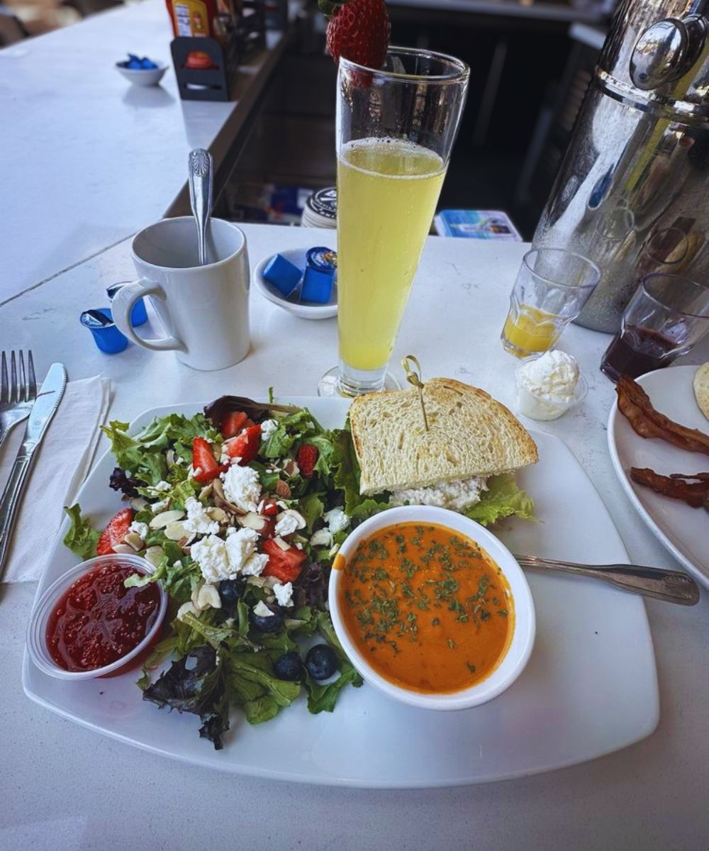 Photos for Broken Yolk Cafe