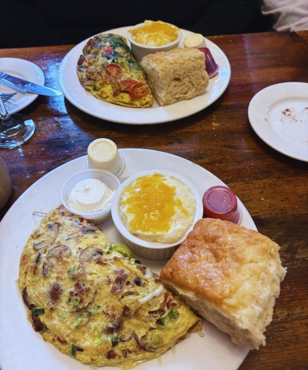 Photos for The Bee & the Biscuit