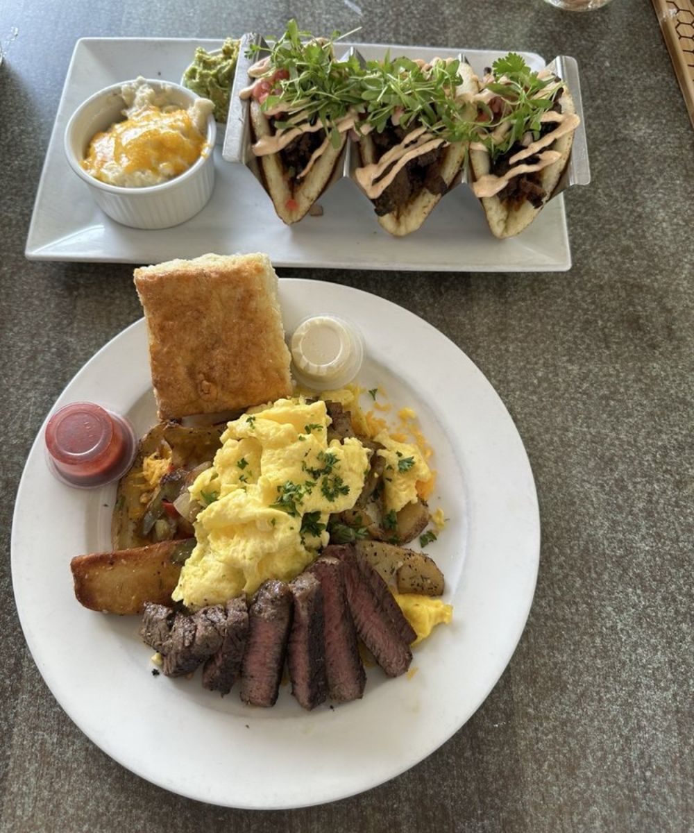 Photos for The Bee & the Biscuit