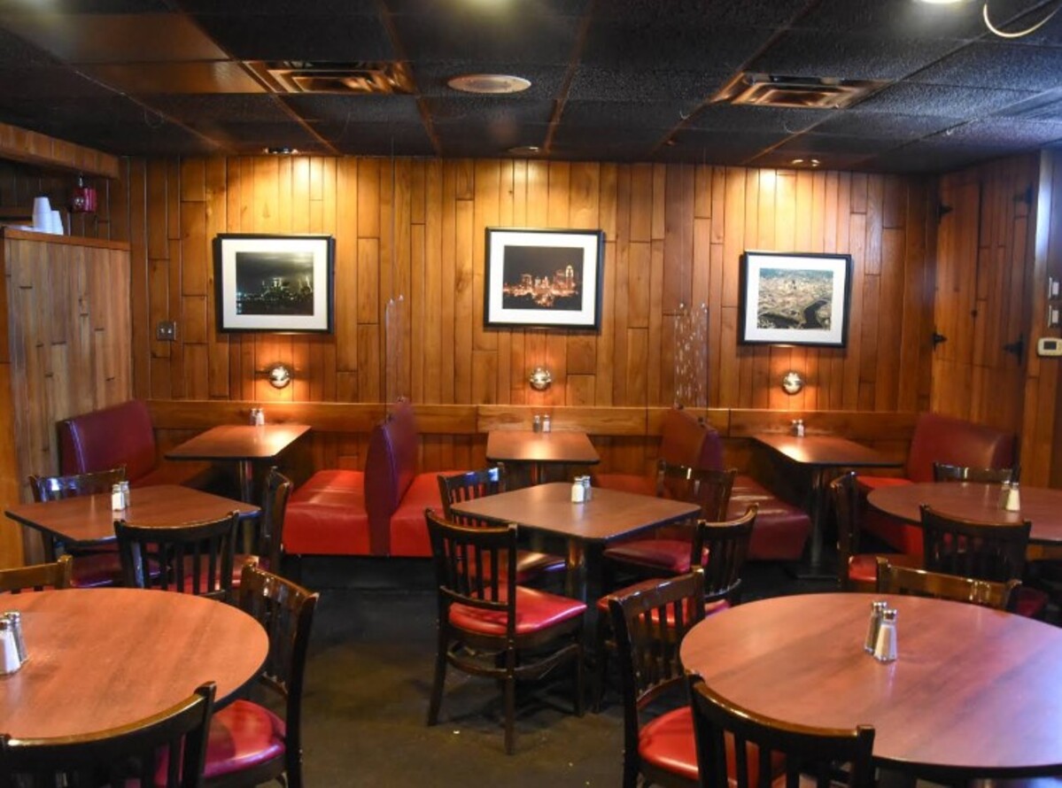 at Jesse's Embers located in Des Moines, IA. 