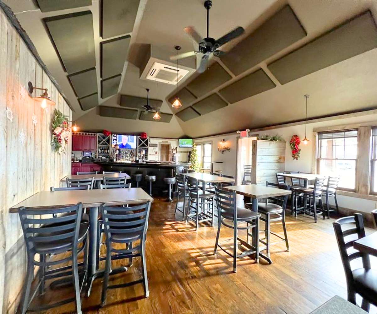 interior of Darby's on Fifty-Nine in Cuyahoga Falls, OH