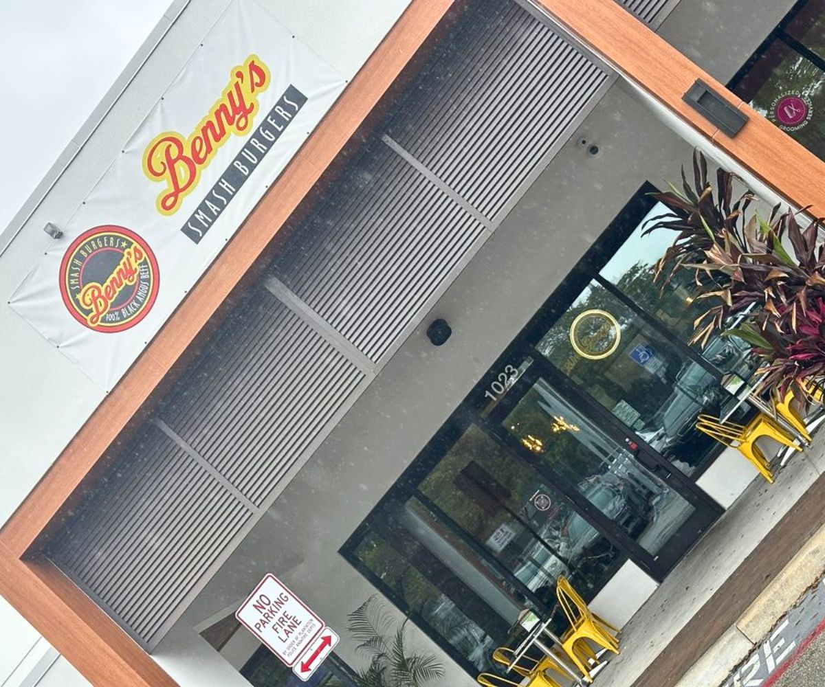 exterior of Benny's Smash Burgers in Plantation, Florida