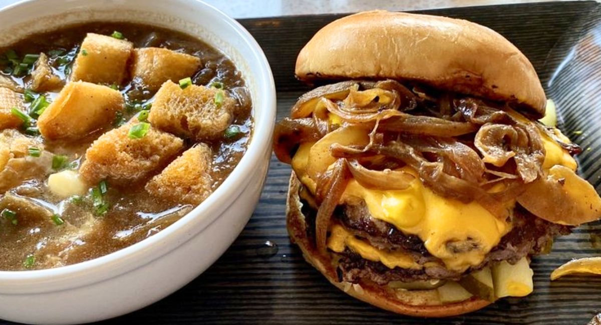 burger at Bourbon's Kitchen in Middletown, OH