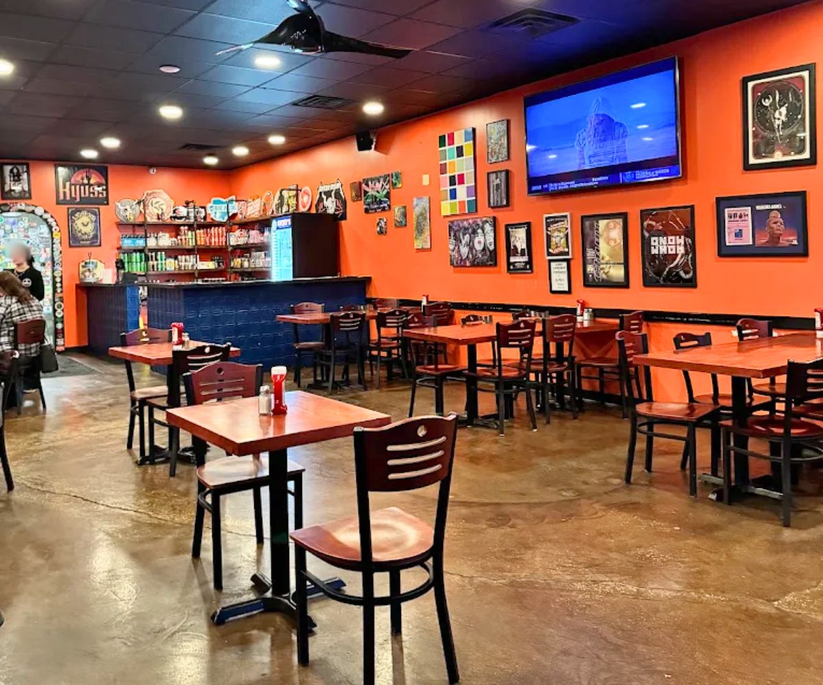 interior of Oscar's Breakfast, Burgers & Brews in Barboursville, West Virginia